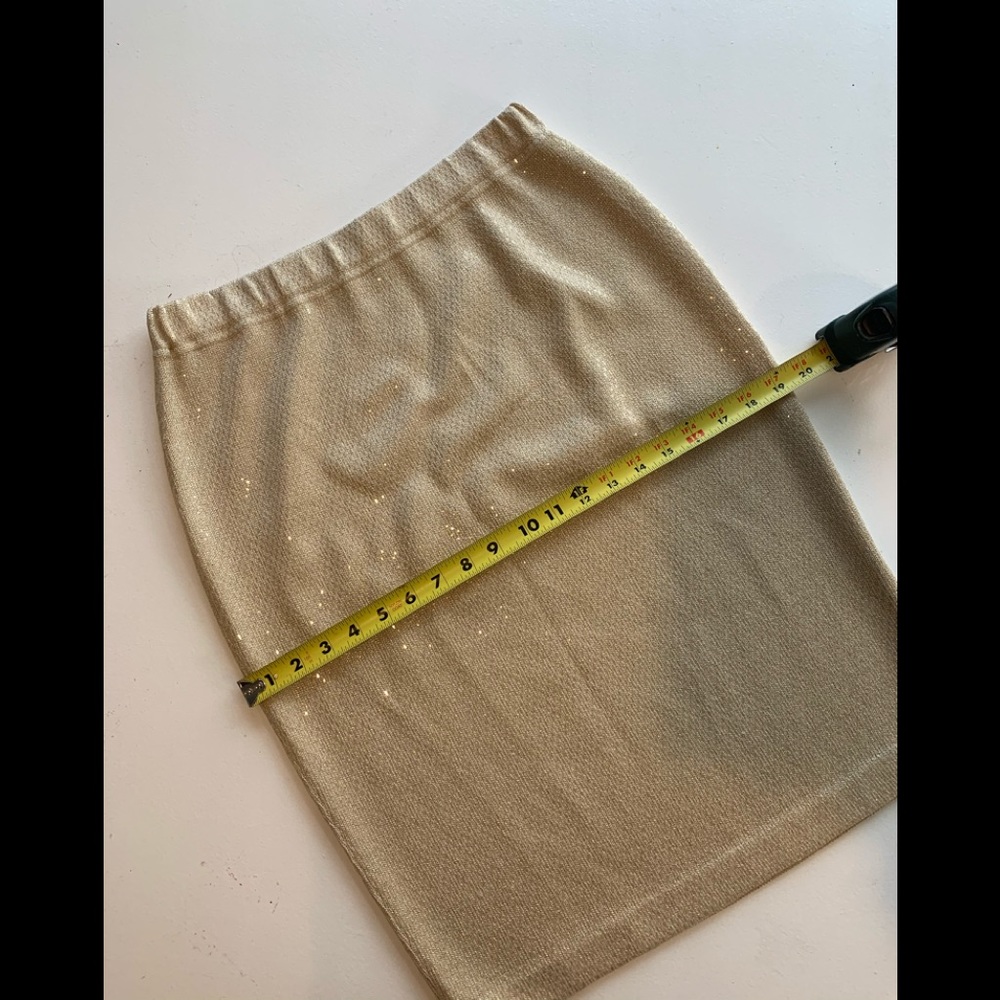 St. John gold knit skirt
